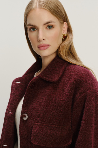 Burgundowa krótka kurtka o luźnym fasonie
