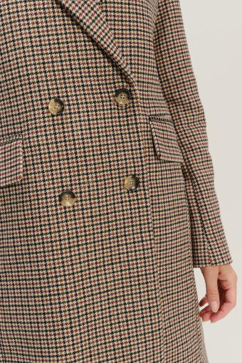 Elegancki dwurzędowy płaszcz w subtelną kratę