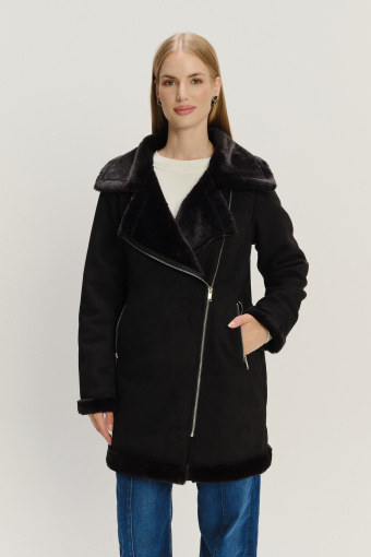 Czarny płaszcz z kożuchem 