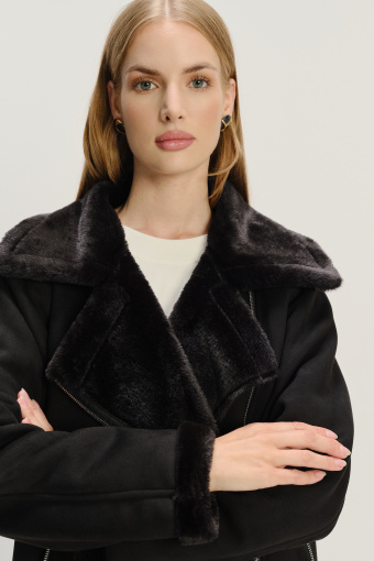 Czarny płaszcz z kożuchem 