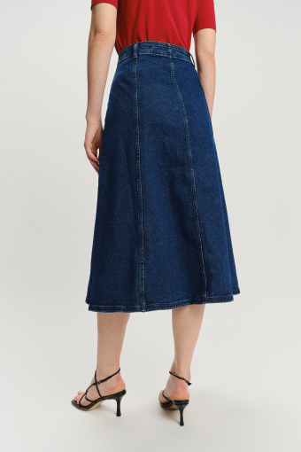 Rozkloszowana jeansowa spódnica midi