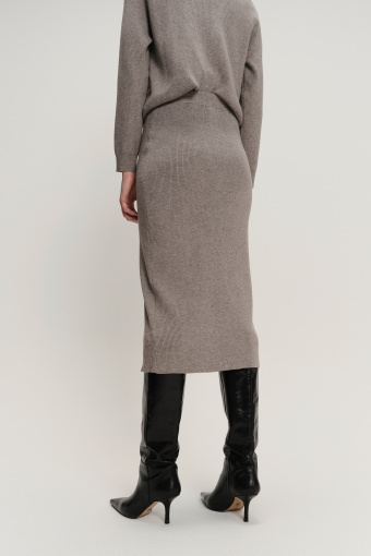 Dzianinowa szara spódnica midi