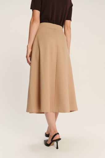 Rozkloszowana spódnica w kolorze beżowym 