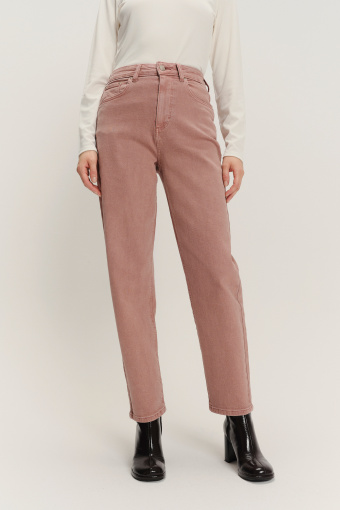 Pudrowo-różowe jeansy mom fit Pudrowo-różowe jeansy mom fit