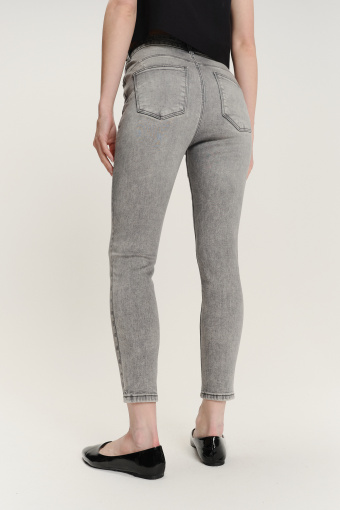 Jasnoszare dopasowane jeansy Jasnoszare dopasowane jeansy