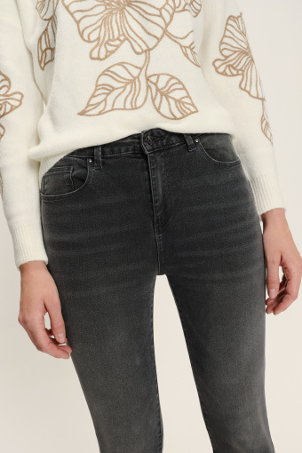 Grafitowe jeansy o fasonie skinny