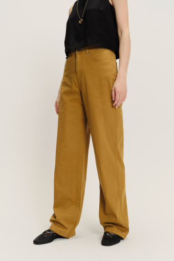 Oliwkowe spodnie o prostej szerokiej nogawce