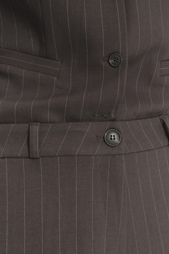 Eleganckie spodnie w subtelne prążki