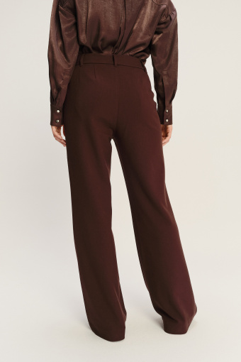 Eleganckie spodnie w kolorze ciemnobrązowym 