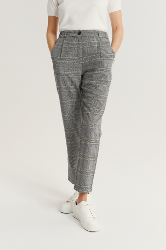 Stylowe szare cygaretki w kratę