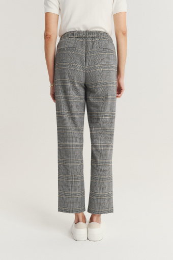 Stylowe szare cygaretki w kratę