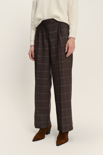 Proste luźne spodnie z nadrukiem w kratę