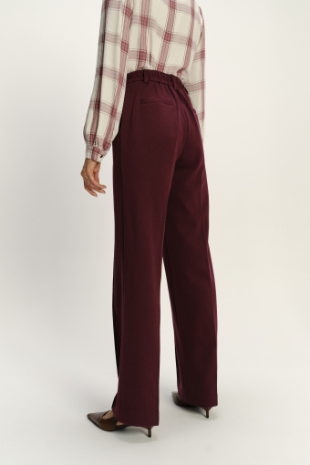 Efektowne bordowe spodnie z wysokim stanem Efektowne bordowe spodnie z wysokim stanem