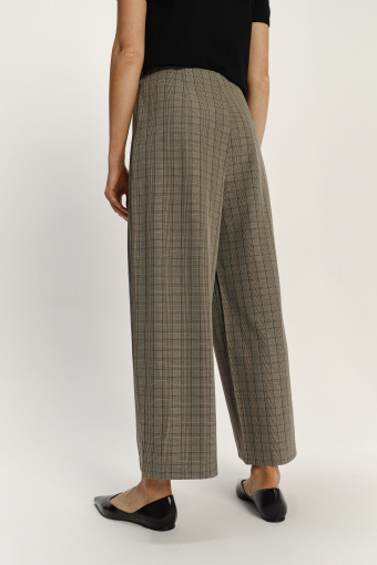 Klasyczne spodnie w kratkę o długości przed kostkę