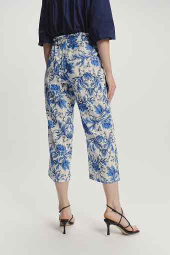 Bawełniane kuloty z nadrukiem w niebieskie kwiaty