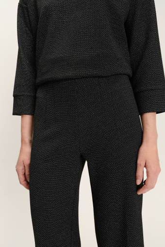 Czarne lekko połyskujące spodnie 7/8