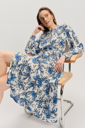 Sukienka midi w niebieskie kwiaty