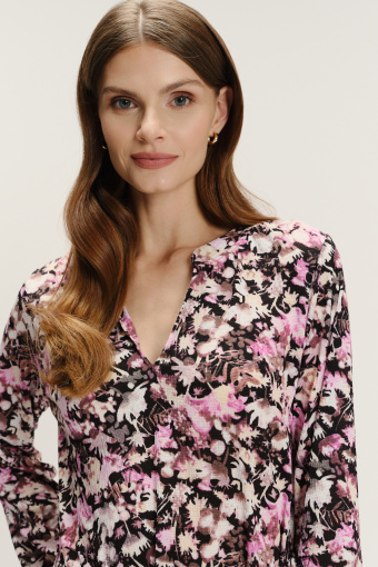 Sukienka midi z długim rękawem nadruk w różowe kwiaty