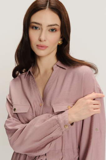 Sukienka midi w kolorze pudrowego różu