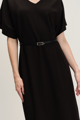 Klasyczna czarna sukienka z łezką na plecach