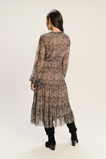 Sukienka z falbaniastym dołem 