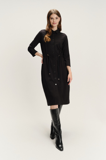 Wiskozowa czarna sukienka z zapięciem na guziki