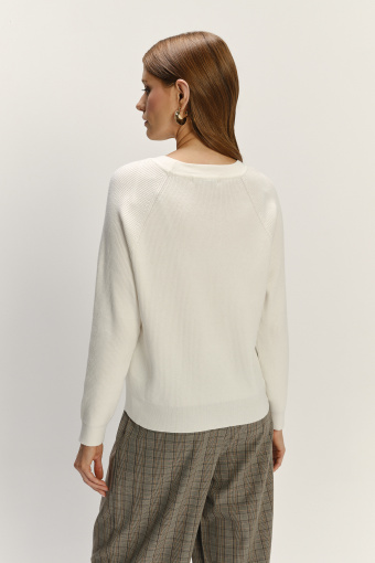 Kremowy sweter z miękkiej dzianiny  Kremowy sweter z miękkiej dzianiny