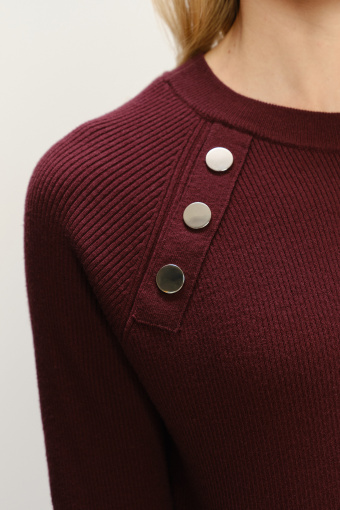 Burgundowy sweter z miękkiej dzianiny