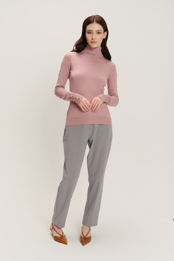 Sweter z golfem w kolorze pudrowo-różowym 