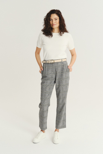 Wiskozowy sweter z krótkim rękawem biały