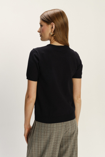 Czarny basicowy sweter z dodatkiem wiskozy Czarny basicowy sweter z dodatkiem wiskozy