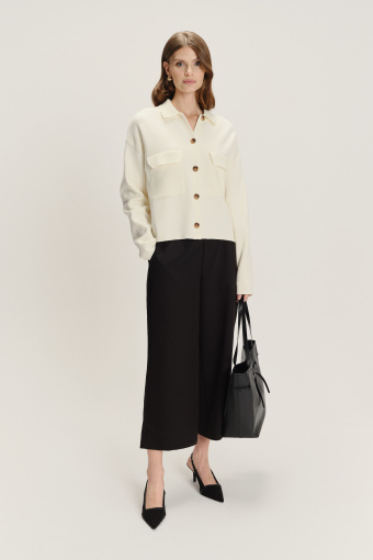 Kremowy kardigan z efektownym kołnierzykiem Kremowy kardigan z efektownym kołnierzykiem