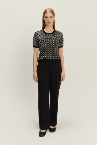 Czarny printowany sweter z krótkim rękawem