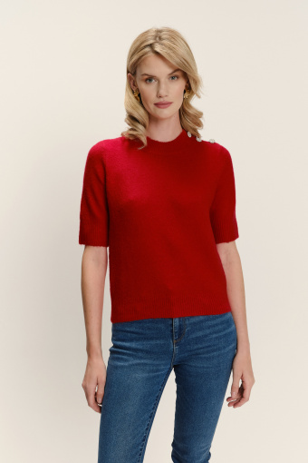 Czerwony sweter z biżuteryjnymi guzikami 