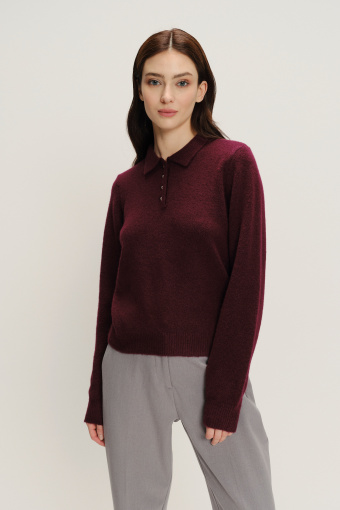 Burgundowy sweter z kołnierzykiem 