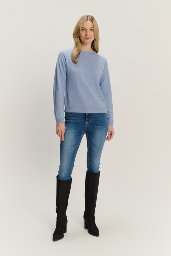 Niebieski sweter z wełną 