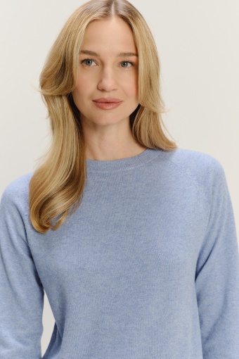 Niebieski sweter z wełną 