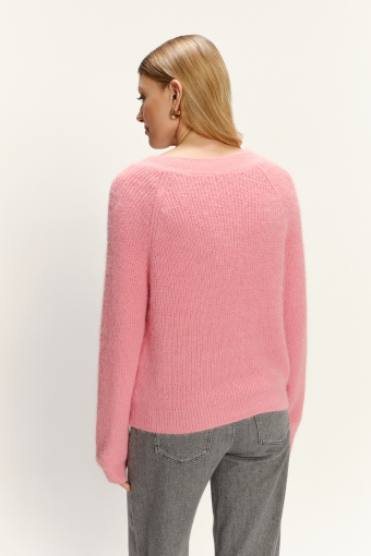 Jasnoróżowy sweter z domieszką wełny i dekoracyjnymi guzikami 