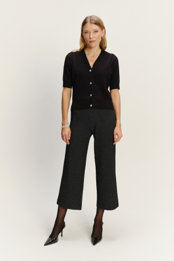 Zapinany na guziki czarny sweter z krótkim rękawem