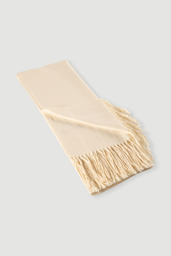 Stylowy szalik w masełkowym odcieniu