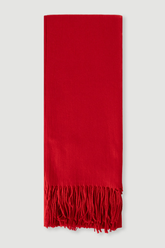 Szalik w intensywnym odcieniu czerwieni