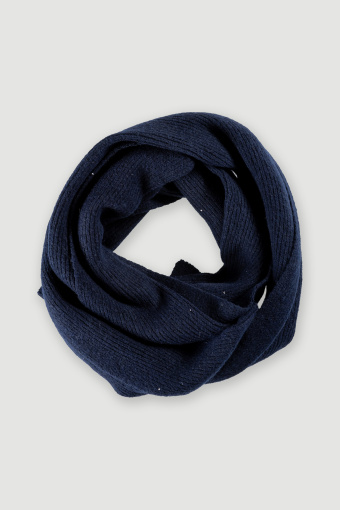 Granatowy szalik z prążkowanej dzianiny
