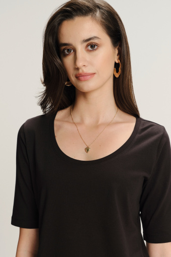 Czarny dopasowany top z rękawem do łokcia Czarny dopasowany top z rękawem do łokcia