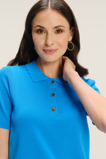 Niebieska koszulka typu polo Niebieska koszulka typu polo