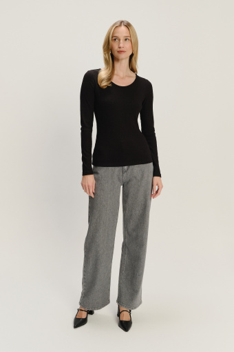 Czarny dopasowany longsleeve z błyszczącą nitką