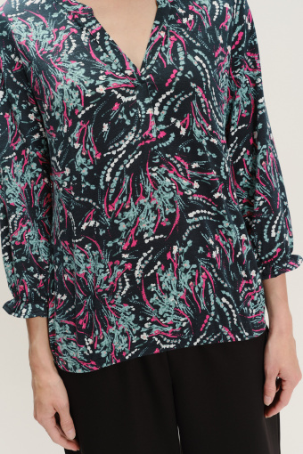 Casualowy top z kwiatowym nadrukiem rękaw 3/4