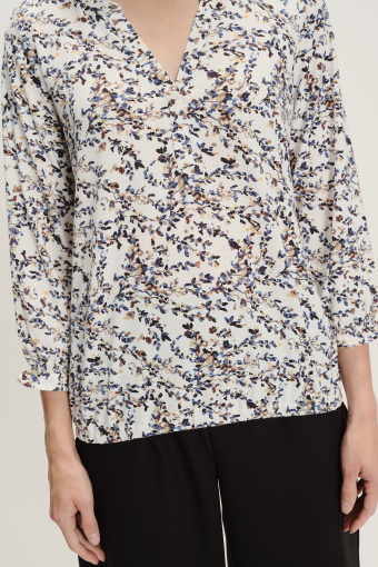 Biały top z drobnym kwiatowym wzorem