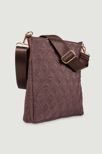 Casualowa torebka z delikatnym pikowaniem kolor mokka Casualowa torebka z delikatnym pikowaniem kolor mokka