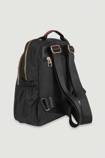 Casualowy plecak ze złotymi zamkami i elementami z eko skóry