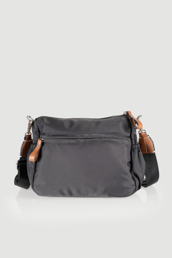 Czarna materiałowa torebka typu listonoszka